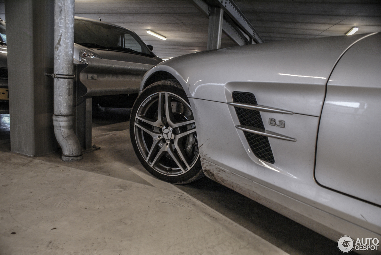 Mercedes-Benz SLS AMG