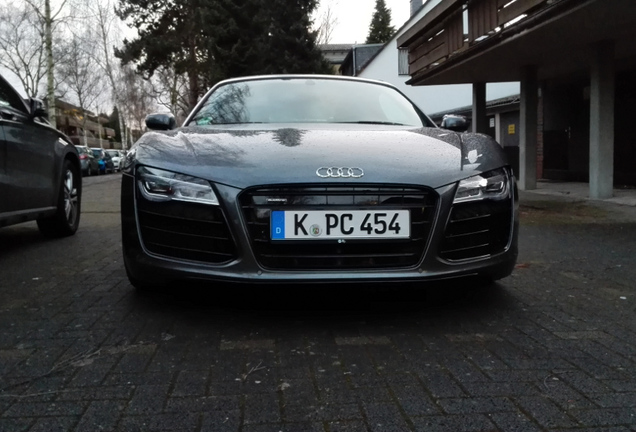 Audi R8 V8 Spyder 2013