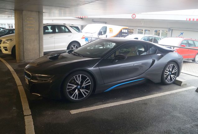 BMW i8