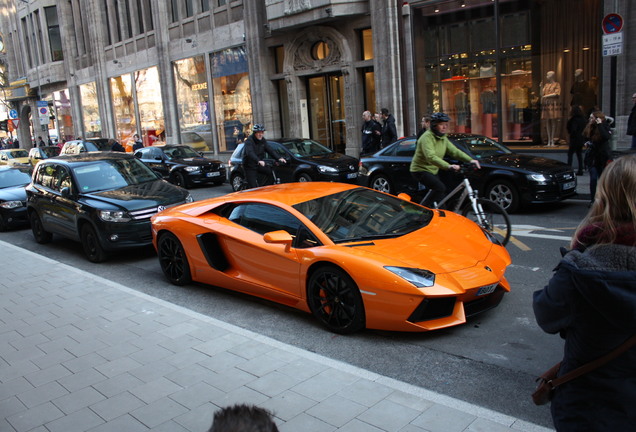 Lamborghini Aventador LP700-4