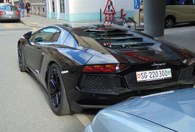 Lamborghini Aventador LP700-4