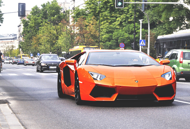 Lamborghini Aventador LP700-4