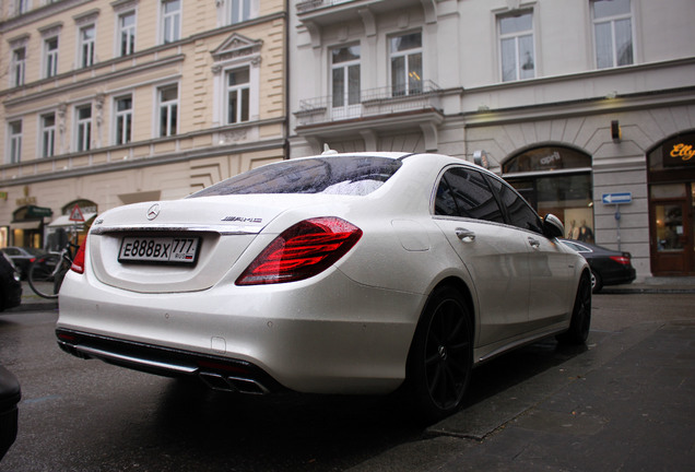 Mercedes-Benz S 63 AMG V222