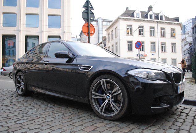 BMW M5 F10 2011