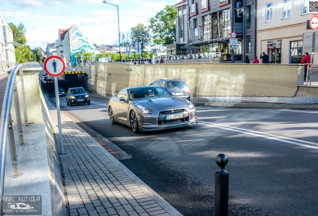 Nissan GT-R