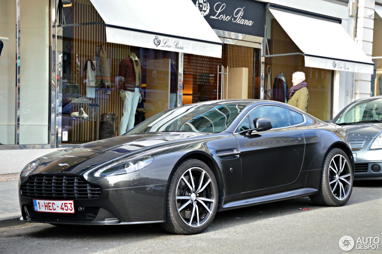 Aston Martin V8 Vantage S