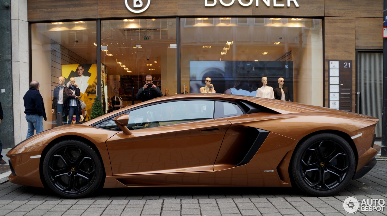 Lamborghini Aventador LP700-4