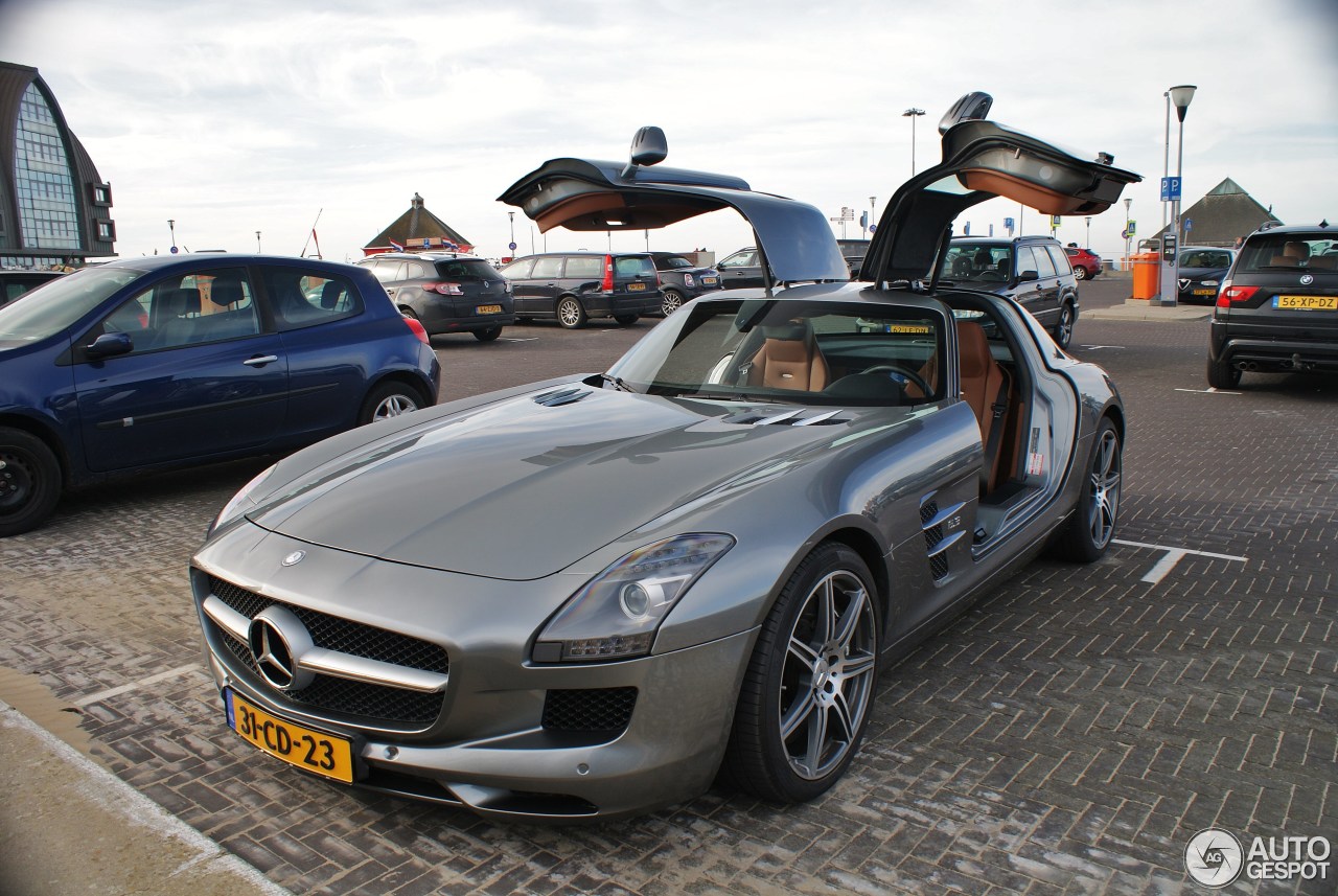 Mercedes-Benz SLS AMG