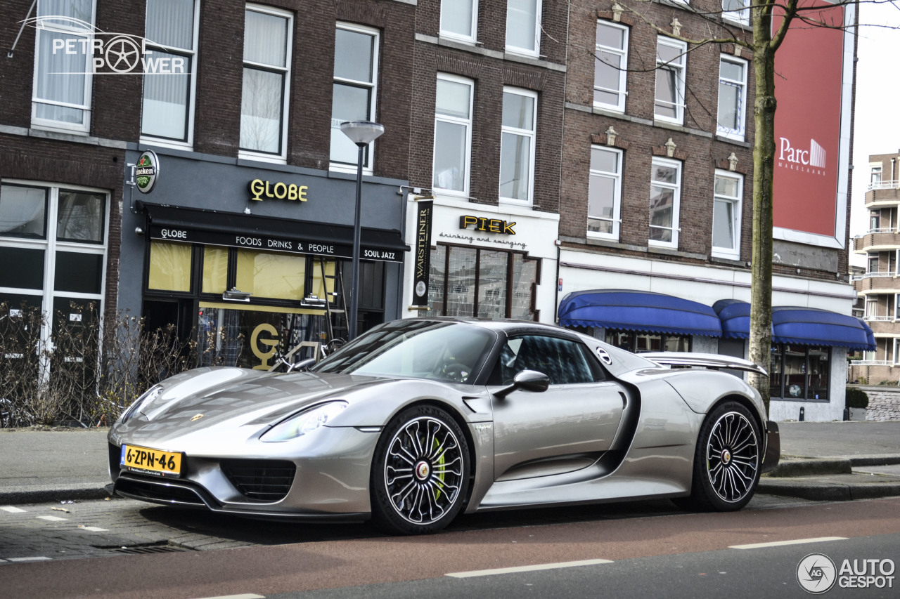 Porsche 918 Spyder Weissach Package