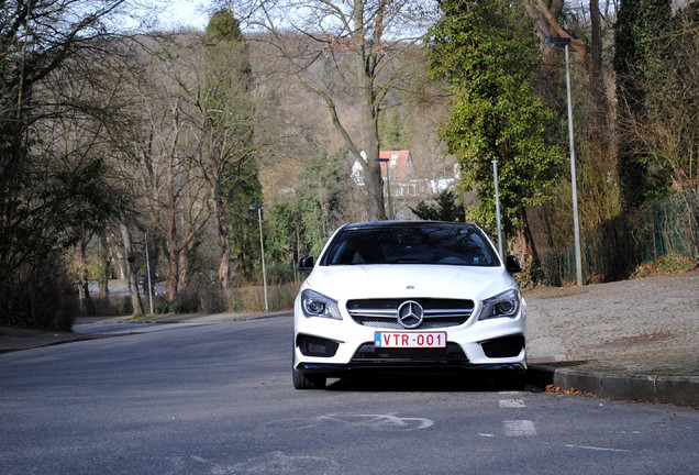 Mercedes-Benz CLA 45 AMG C117