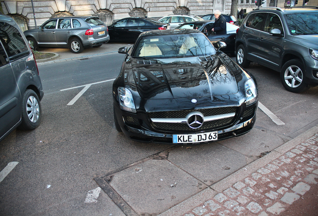 Mercedes-Benz SLS AMG