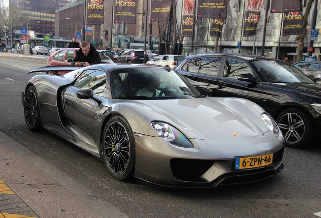 Porsche 918 Spyder Weissach Package