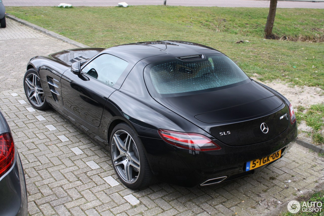 Mercedes-Benz SLS AMG