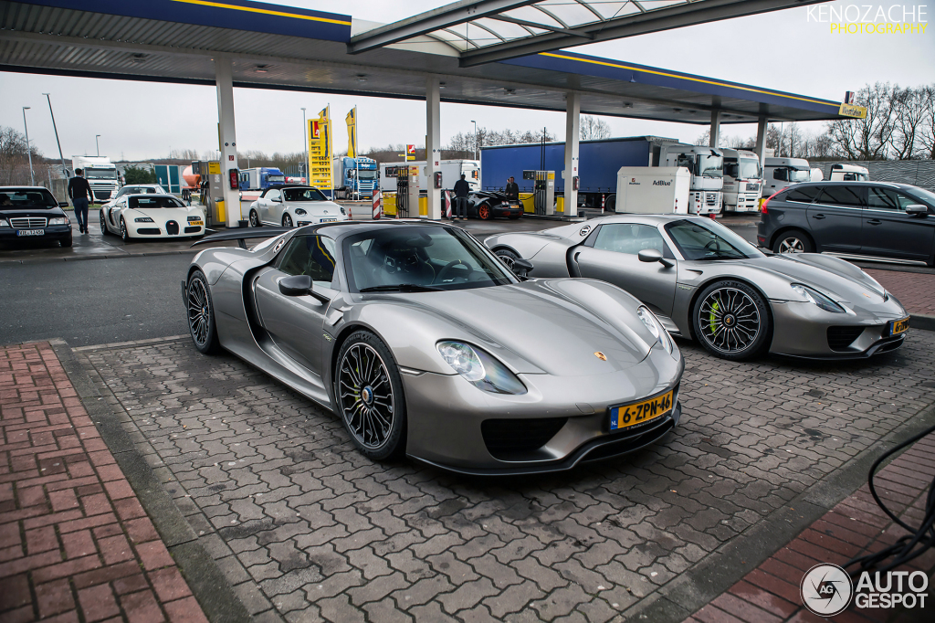 Porsche 918 Spyder Weissach Package