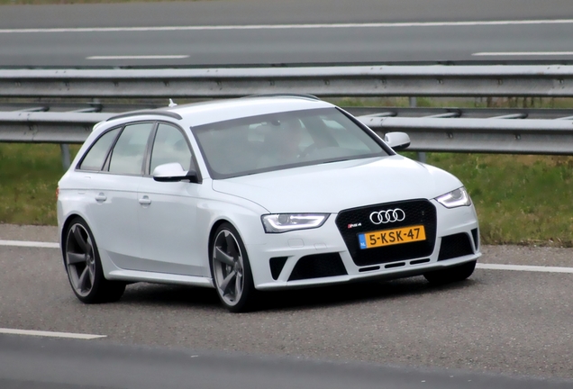 Audi RS4 Avant B8