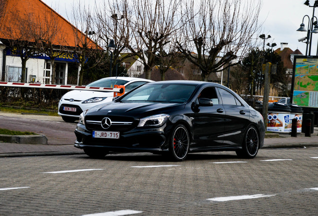 Mercedes-Benz CLA 45 AMG C117