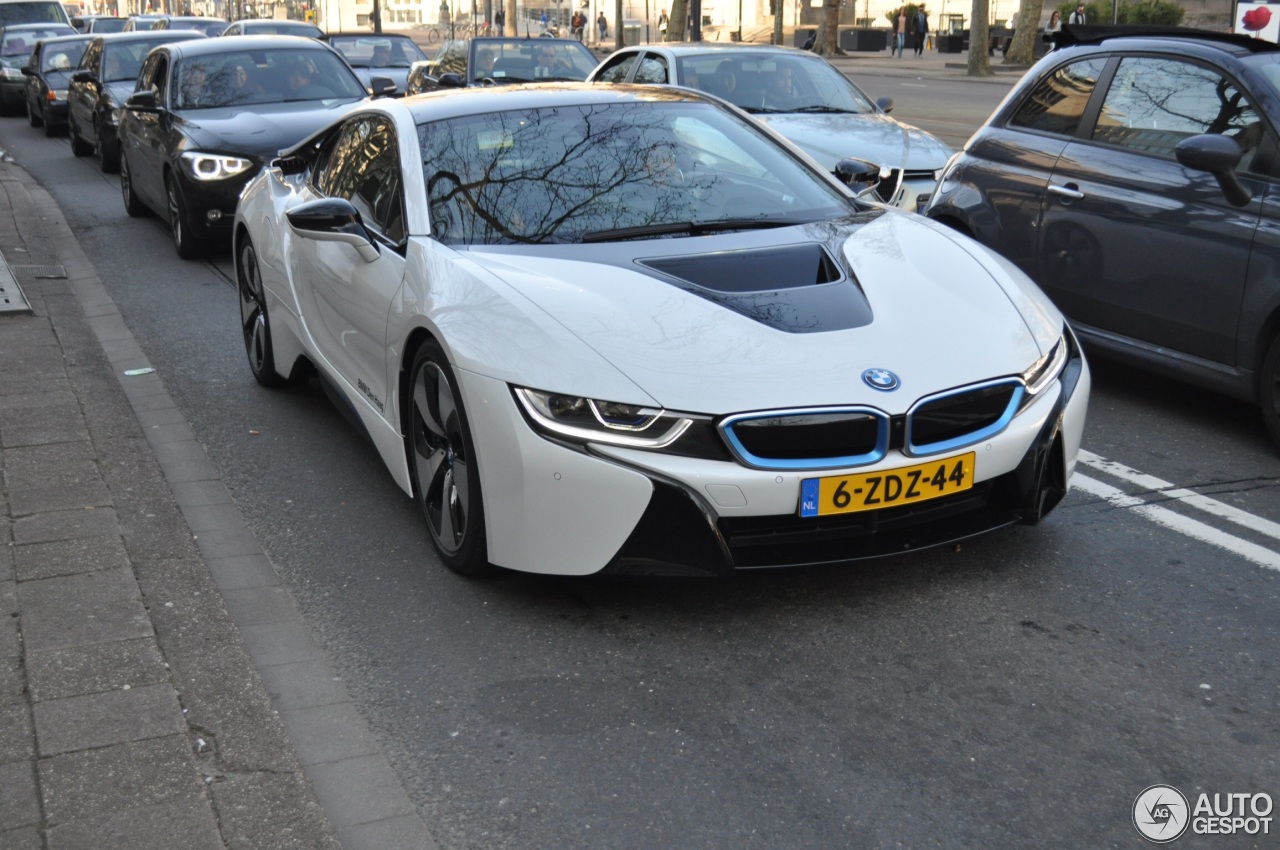 BMW i8