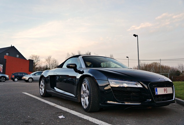 Audi R8 V8 Spyder 2013