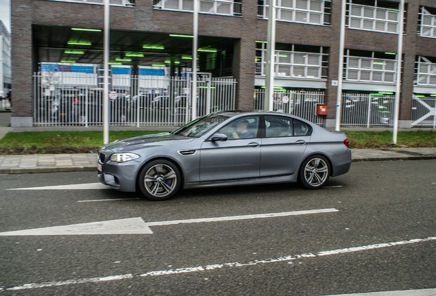 BMW M5 F10 2011