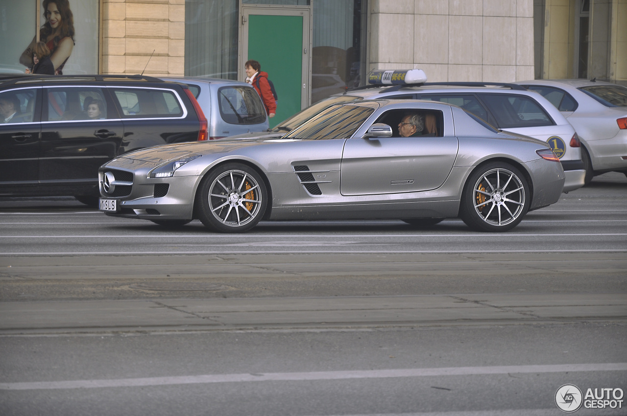 Mercedes-Benz SLS AMG