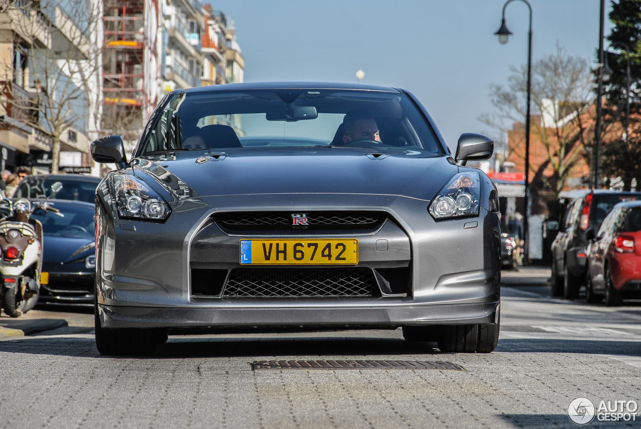 Nissan GT-R