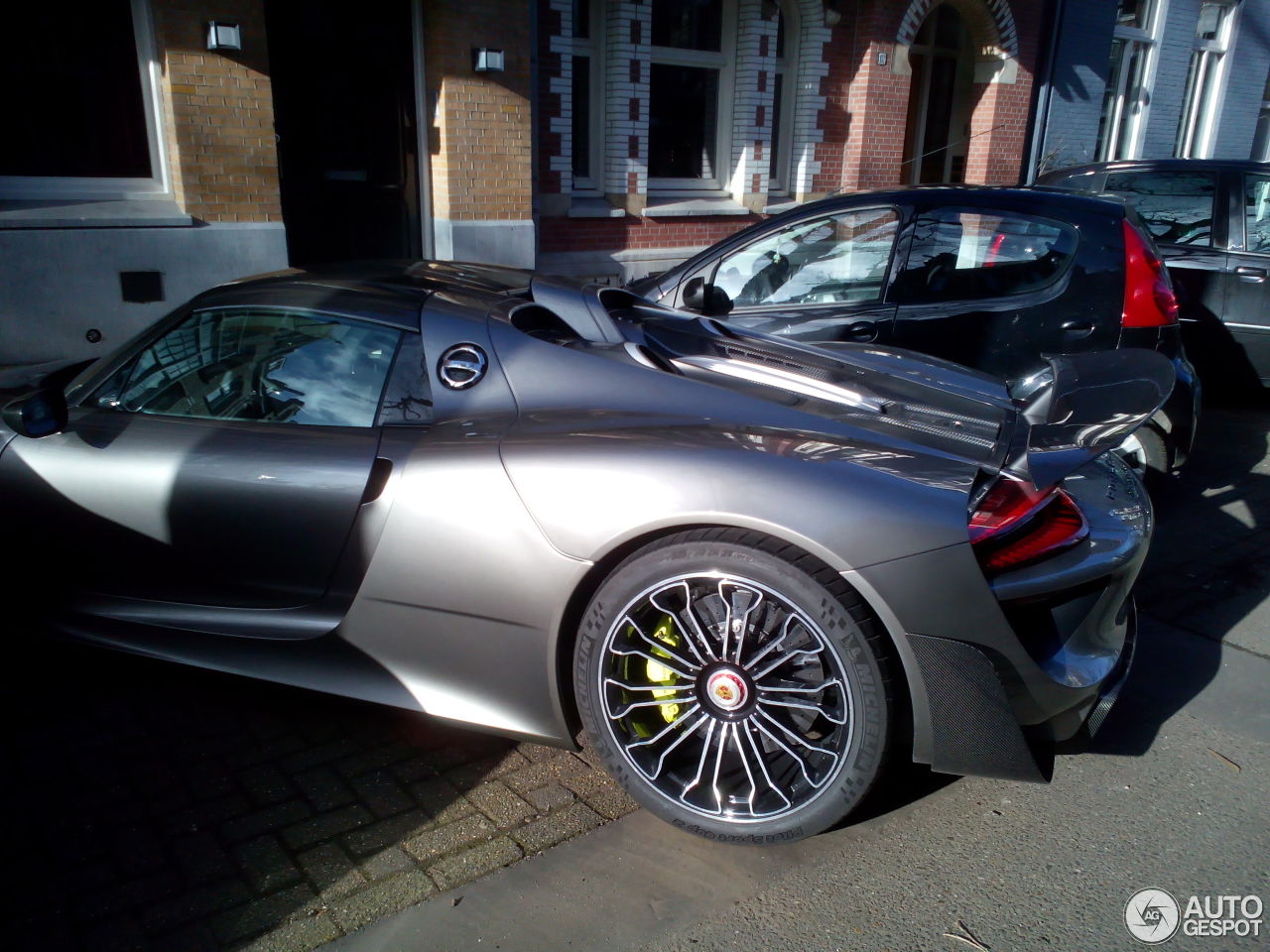 Porsche 918 Spyder Weissach Package