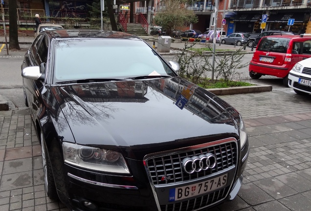 Audi S8 D3