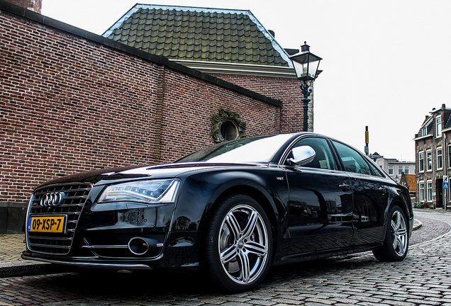 Audi S8 D4