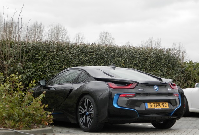 BMW i8