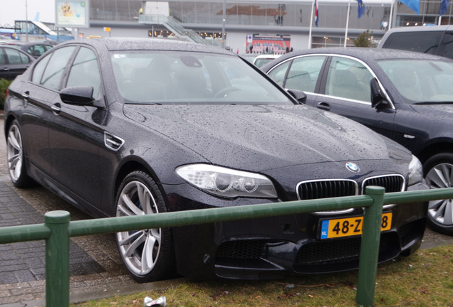 BMW M5 F10 2011