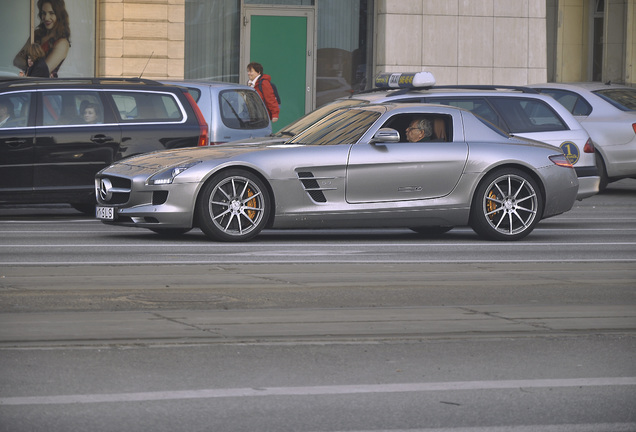 Mercedes-Benz SLS AMG