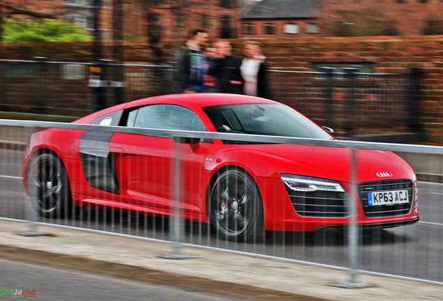 Audi R8 V10 Plus 2013