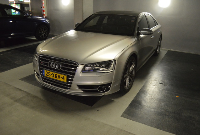 Audi S8 D4