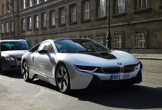 BMW i8