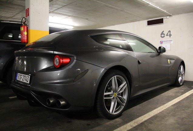 Ferrari FF