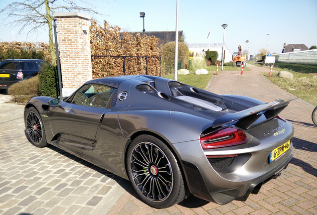 Porsche 918 Spyder Weissach Package