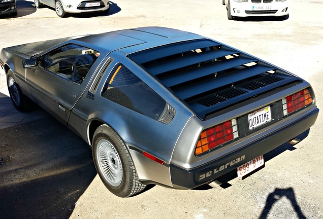 DeLorean DMC-12