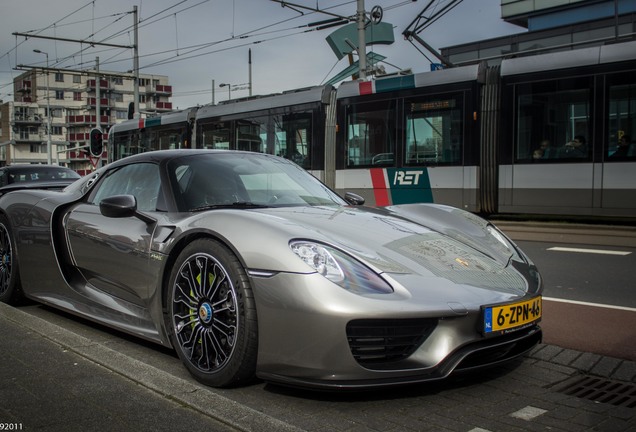 Porsche 918 Spyder Weissach Package