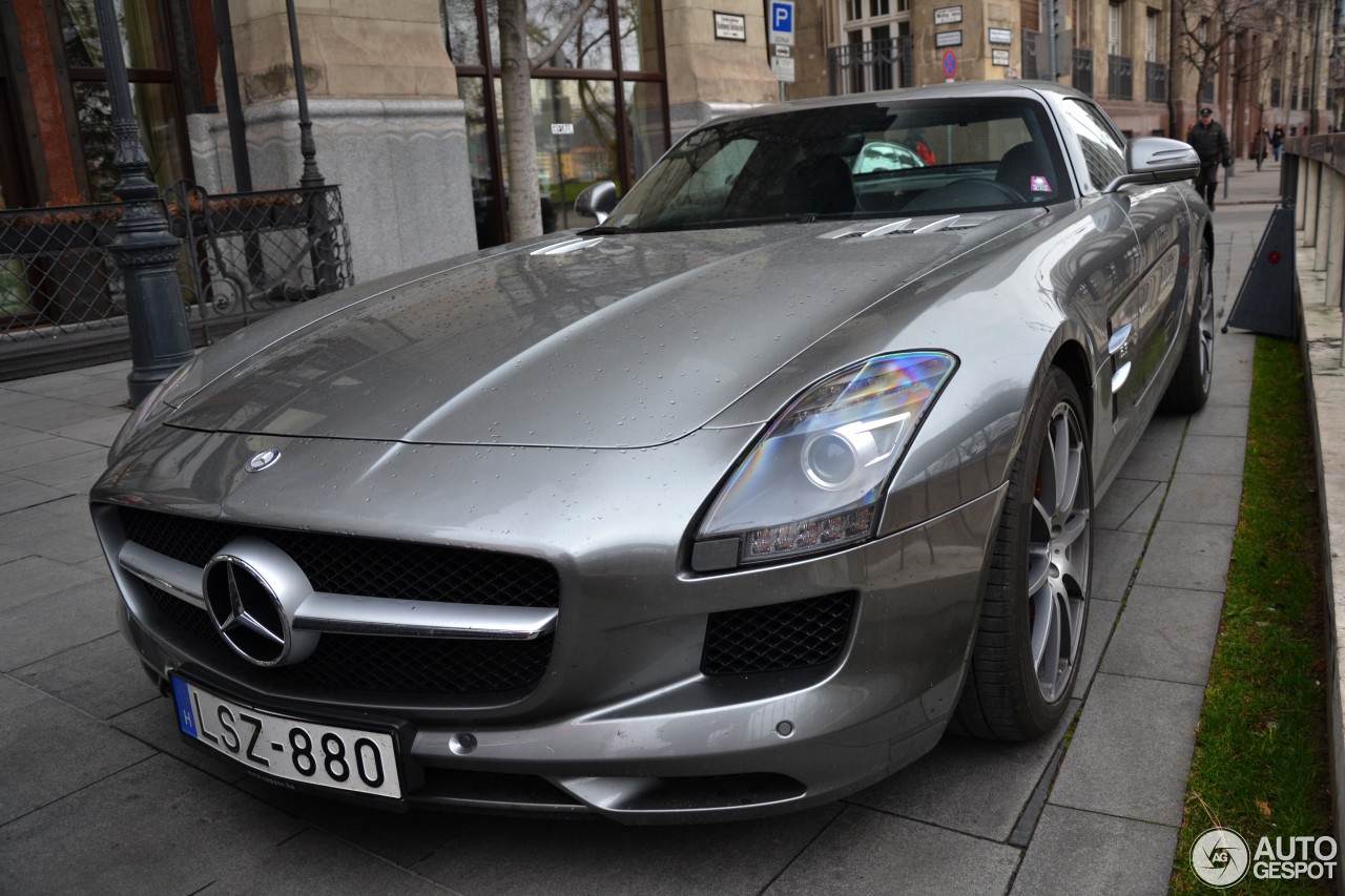 Mercedes-Benz SLS AMG