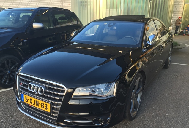 Audi S8 D4