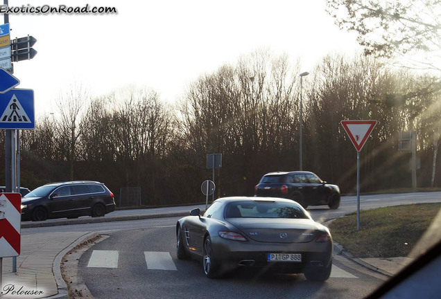 Mercedes-Benz SLS AMG