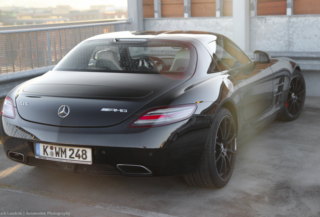 Mercedes-Benz SLS AMG