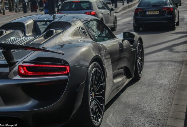 Porsche 918 Spyder Weissach Package