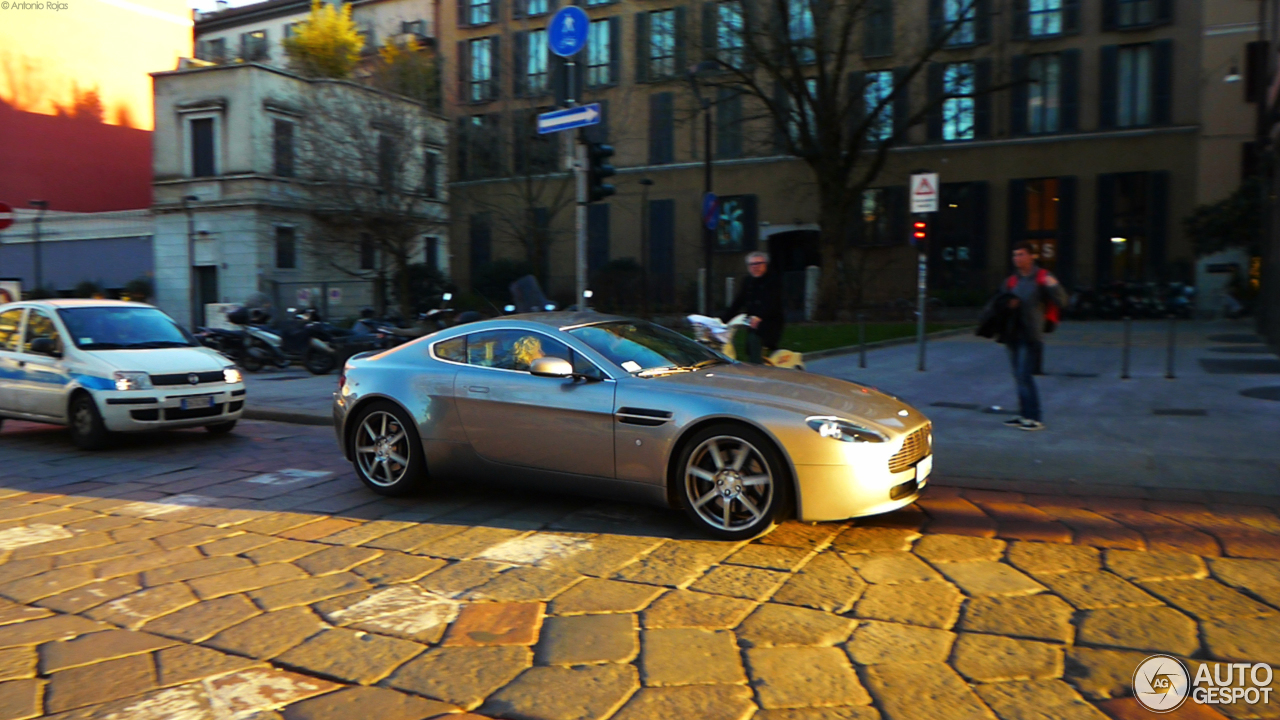 Aston Martin V8 Vantage