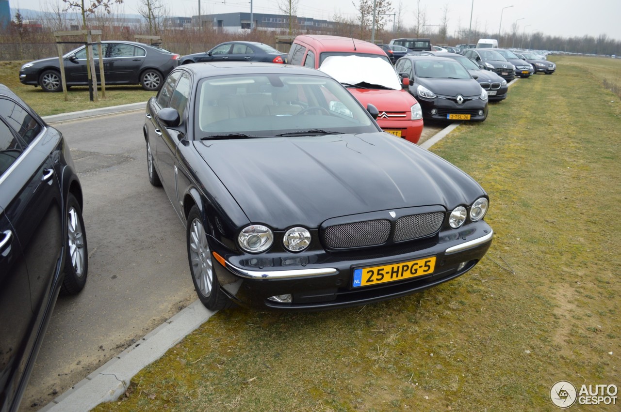 Jaguar XJR