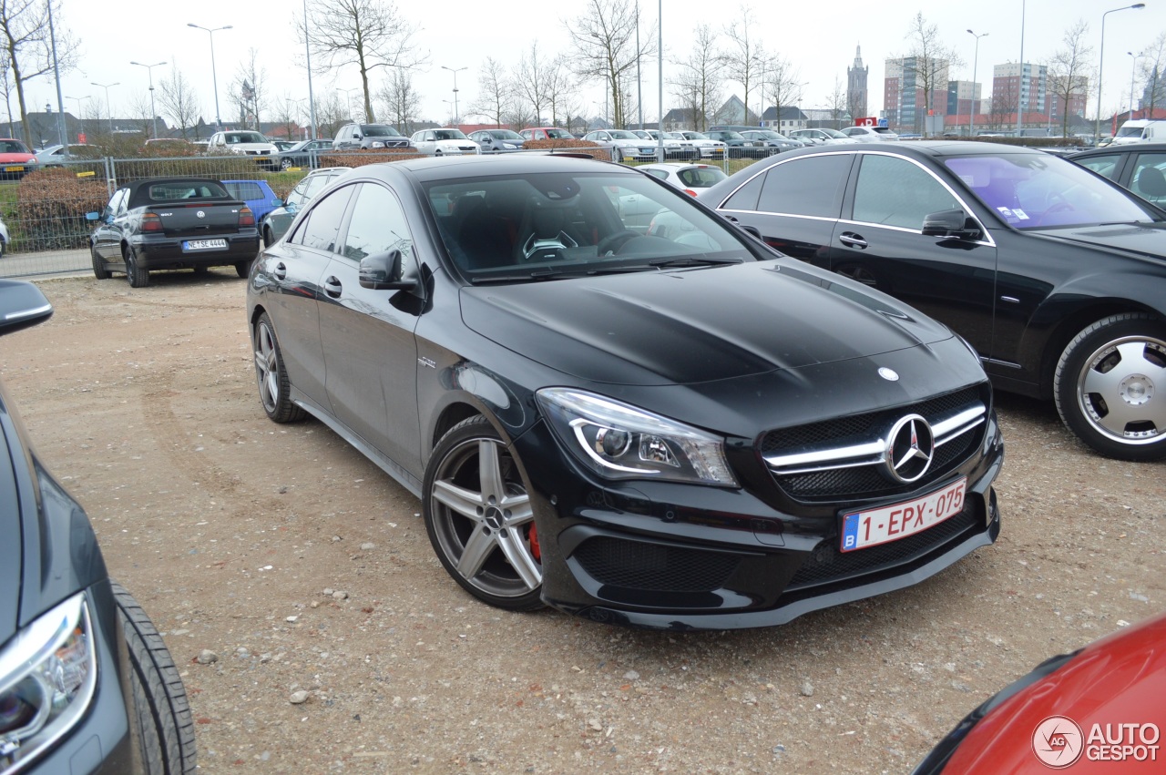 Mercedes-Benz CLA 45 AMG C117