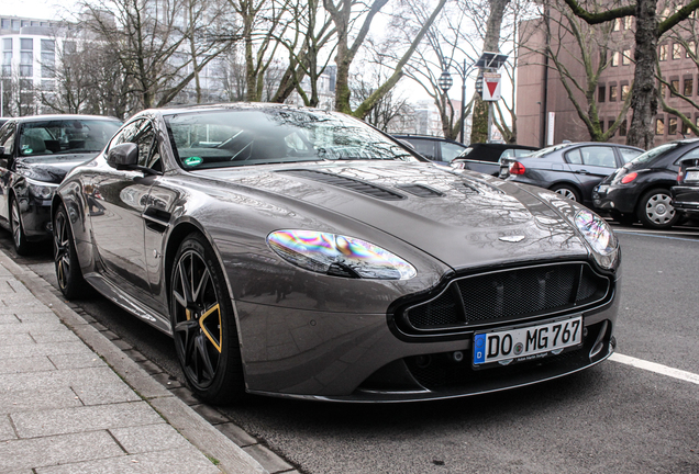 Aston Martin V12 Vantage S