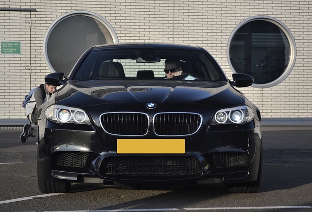 BMW M5 F10 2011