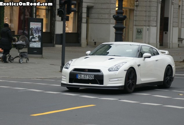 Nissan GT-R 2012