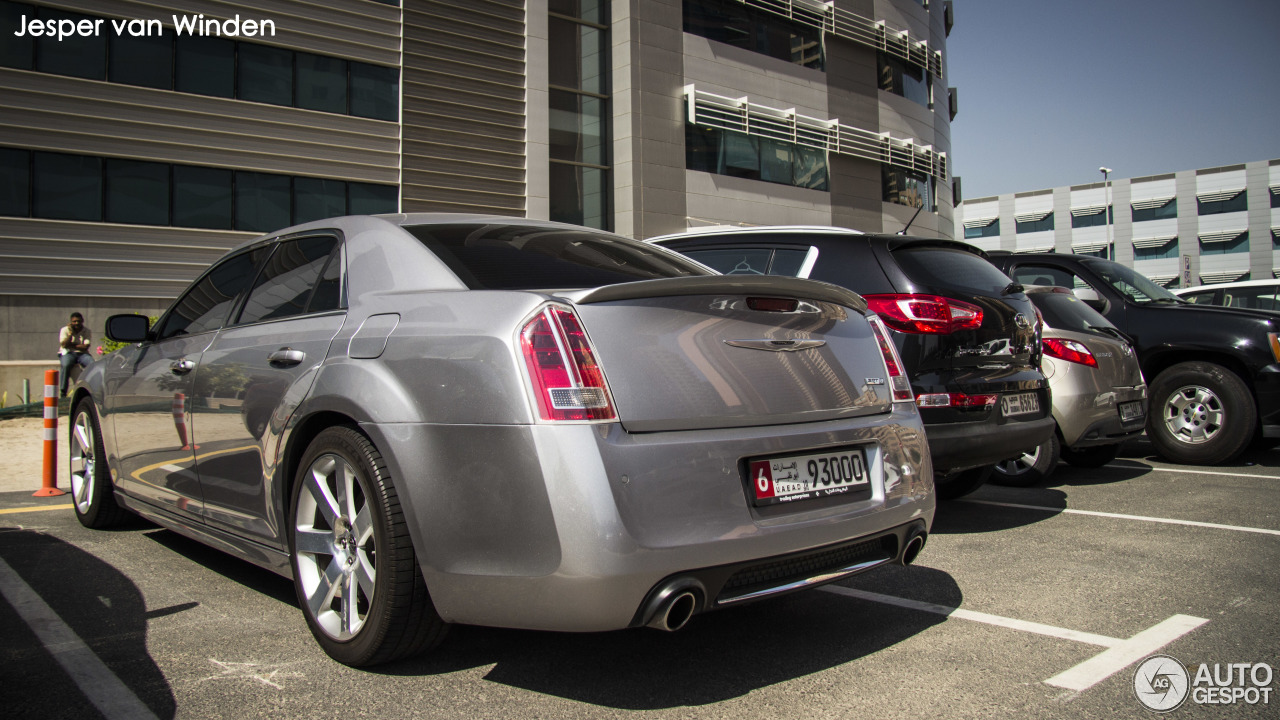 Chrysler 300C SRT8 2013